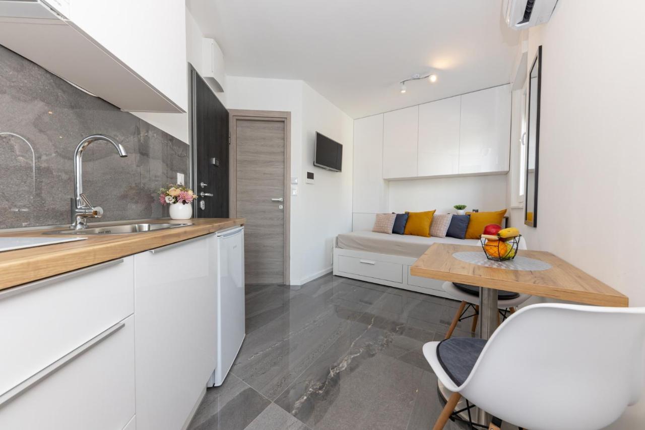 New Studio For 2, Free Private Garage Spot, Wi-Fi, 200 M From Mall Of สปลิท ภายนอก รูปภาพ