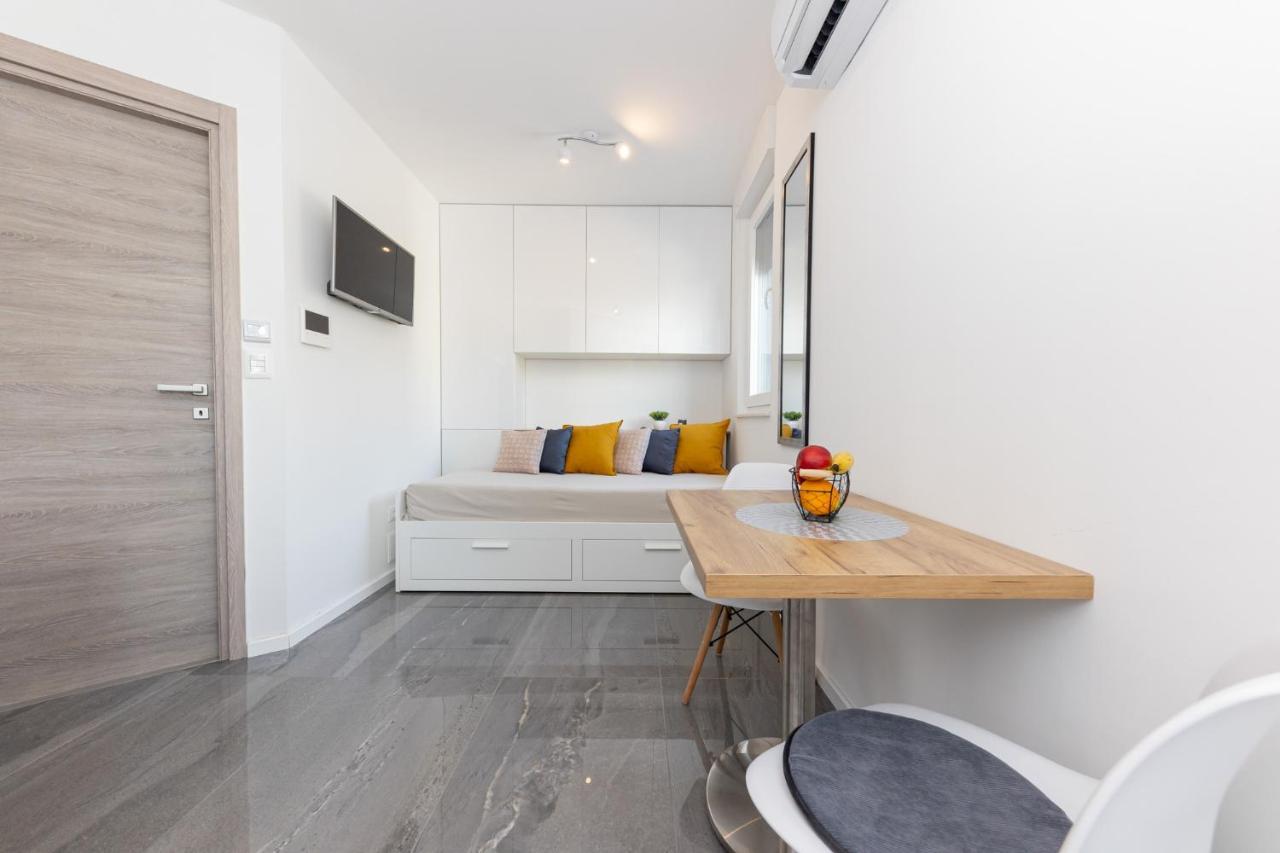 New Studio For 2, Free Private Garage Spot, Wi-Fi, 200 M From Mall Of สปลิท ภายนอก รูปภาพ