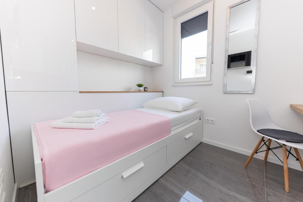 New Studio For 2, Free Private Garage Spot, Wi-Fi, 200 M From Mall Of สปลิท ภายนอก รูปภาพ